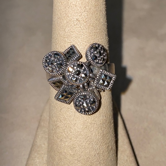 Marcasite silver charm ring - Picture 2 of 7